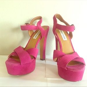 NEW Gorgeous Steve Madden Pink Suede Pumps